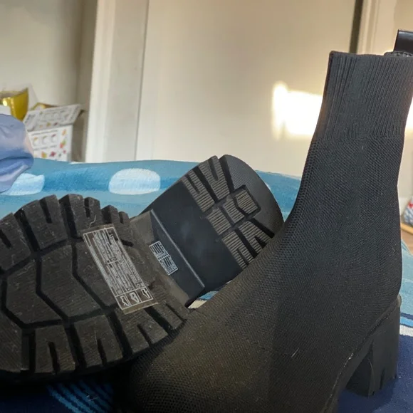 Boots plus size - Picture 1 of 2